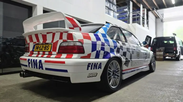 BMW E36 race car with FINA livery. - Vdv Interieur Wrapper (BMW E36 circuit restauratie livery)